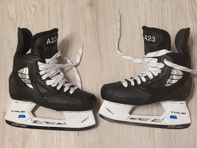 Hockey Skates Senior New True Pro Custom Wide Width Pro Stock Size 6
