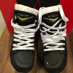 Hockey Skates Junior New CCM Tacks Regular Width Size 1