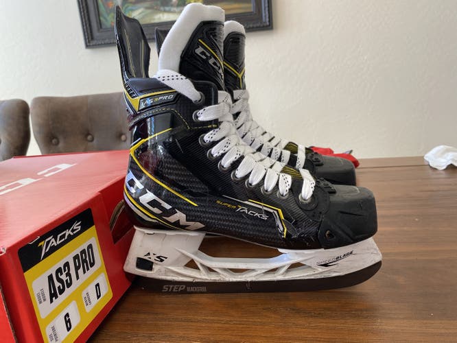 Hockey Skates Junior CCM AS3 Pro Regular Width Size 6 Step BLACKSTEEL