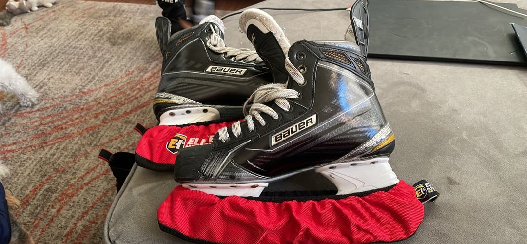 Senior Bauer Regular Width  Size 8 Supreme 190 Hockey Skates