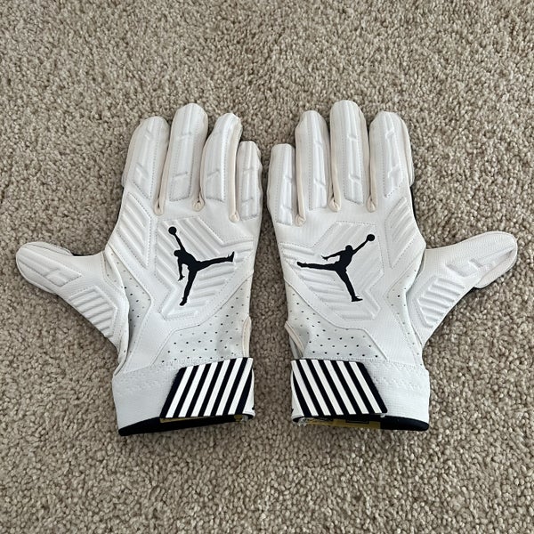 Team Issued Nike 5.0 Gloves Size 3XL | SidelineSwap