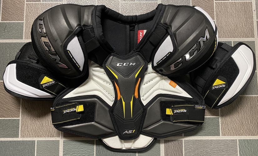 CCM Tacks AS1- Hockey Shoulder Pads, Size Medium-Senior