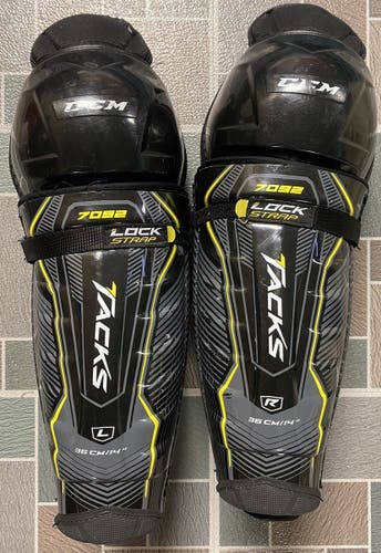 CCM Tacks 7092- Hockey Shin Pads, Size 14" Senior