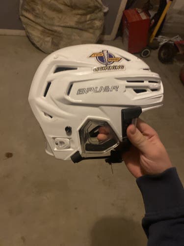 White Used Medium Bauer  Re-Akt 150 Helmet