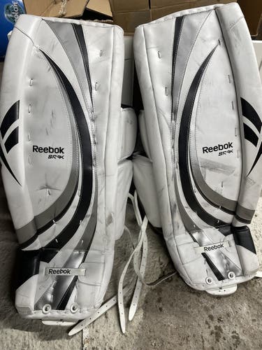 Reebok 9k goalie leg pads 34+1”