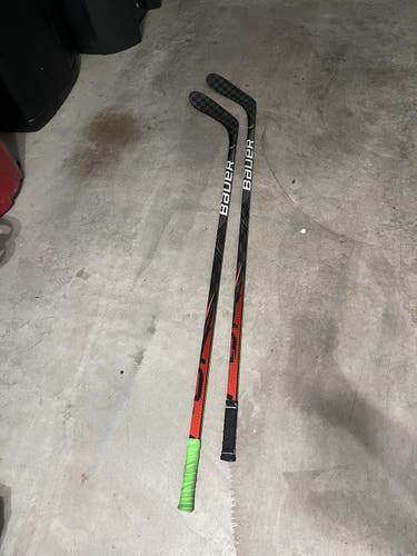 Senior Left Hand P28 77 Flex Vapor FlyLite Hockey Stick With Grip