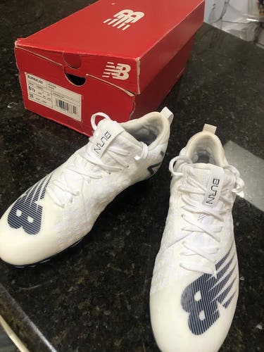 White Youth New Size 6.5 Wide New Balance Burn X