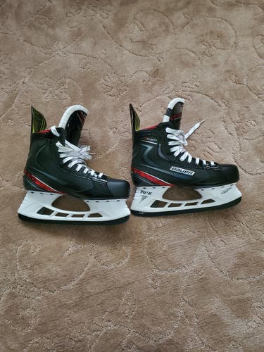 Hockey Skates Senior New Bauer Vapor X Velocity Regular Width Size 9.5