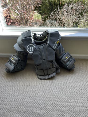Used Medium Warrior Pro Stock Ritual G2 PRO Goalie Chest Protector