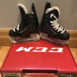 Hockey Skates Youth New CCM RibCor50K Regular Width Size 9