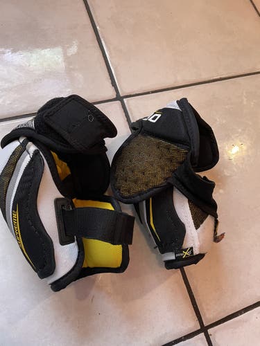 Used Small Bauer  Supreme 190 Elbow Pads
