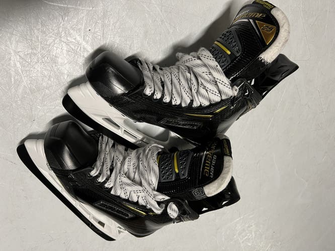 Brand New Senior Bauer Regular Width Size 6.5 Supreme 2S Pro Hockey Skates