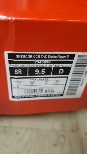 Hockey Skates Senior New CCM Super Tacks Regular Width Size 9.5