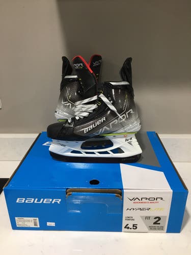Junior Bauer Vapor Hyperlite Hockey Skates - Size 4.5, Fit 2