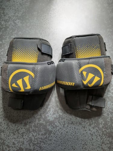 Used Warrior Ritual Pro knee pads