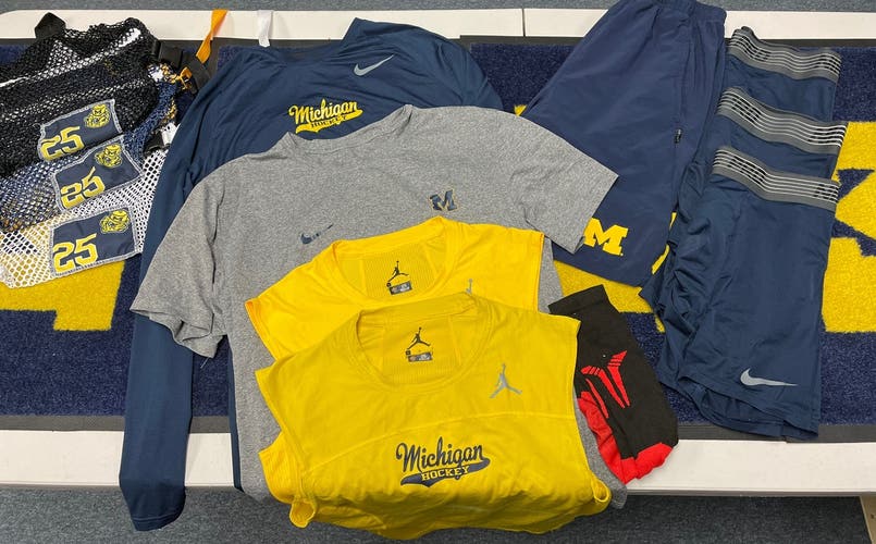 University of Michigan Hockey player Gitch bag #25