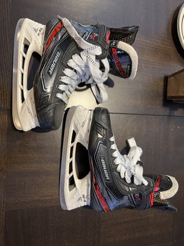 Hockey Skates Junior Used Bauer Vapor 2X Regular Width Size 3