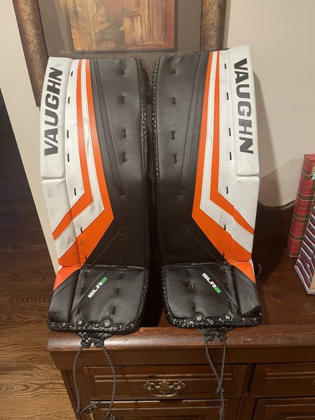 Black Junior 28" Vaughn Ventus SLR2 Goalie Leg Pads