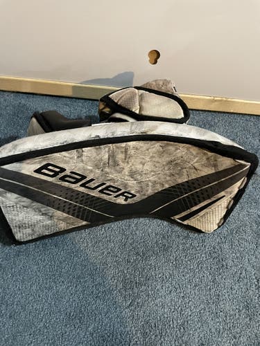 White/Black Intermediate Used Bauer Regular X900