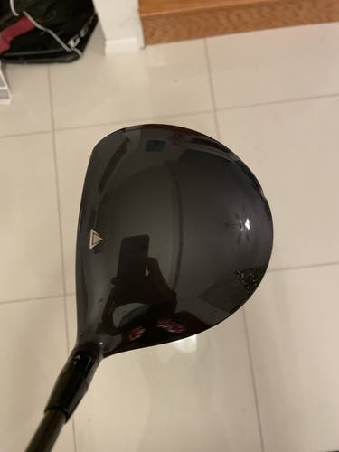Men's Right Handed Regular Flex 9.5 Loft 917D2 Driver