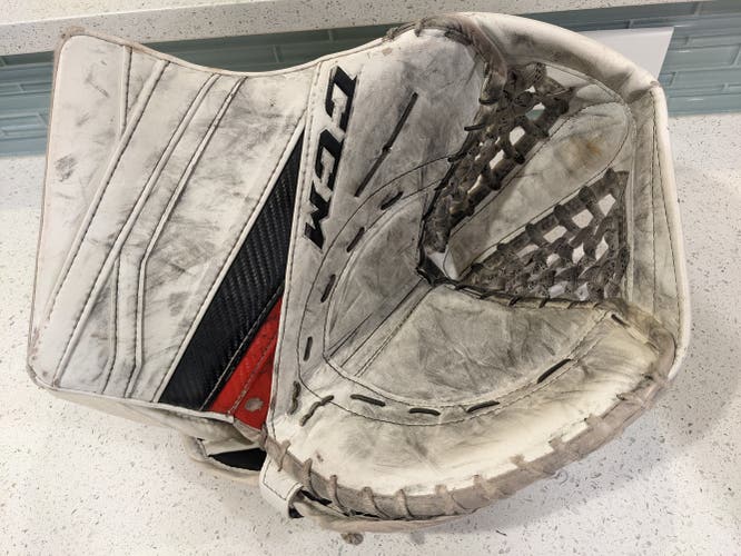 White Senior Used CCM Regular Extreme Flex III Pro Stock