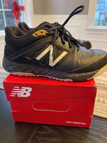 Black Unisex Size 7.5 (Women's 8.5) New Balance Shoes
