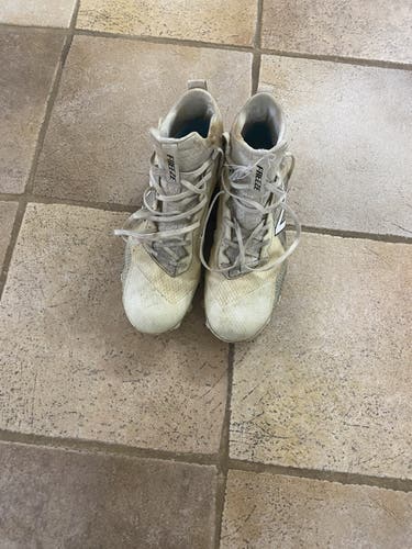 White Adult Used Men's Size 10 (Women's 11) New Balance High Top Freeze