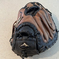 High School/College Right Hand Throw 32.5" Catcher's Glove