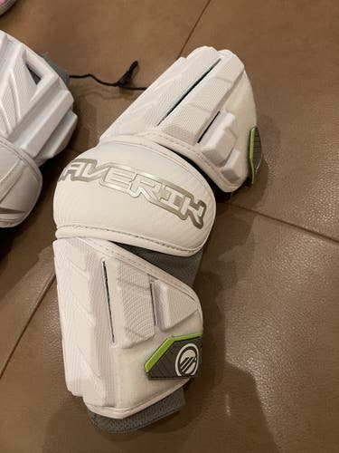 New Medium Maverik Max Arm Pads