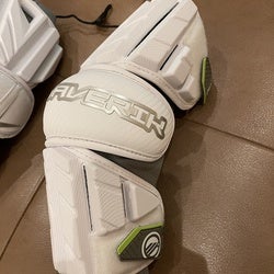 New Medium Maverik Max Arm Pads