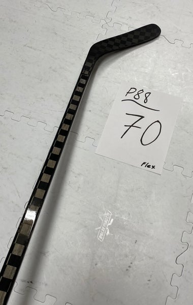 Senior P88 Right Handed 70 Flex Mid Pattern Pro Stock Nexus 2N Pro Hockey Stick