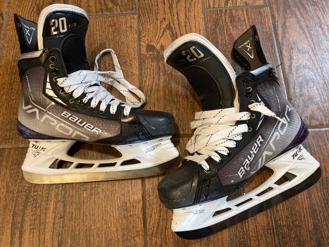 Bauer Pro Stock Size 9.5 Vapor Hyperlite NHL Hockey Skates