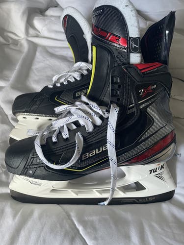 Senior Bauer Regular Width  Size 7 Vapor 2X Pro Hockey Skates