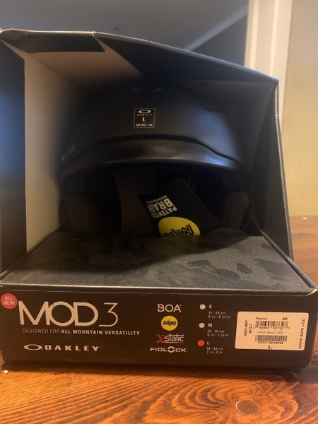 Black New Large Oakley MOD 3 Helmet