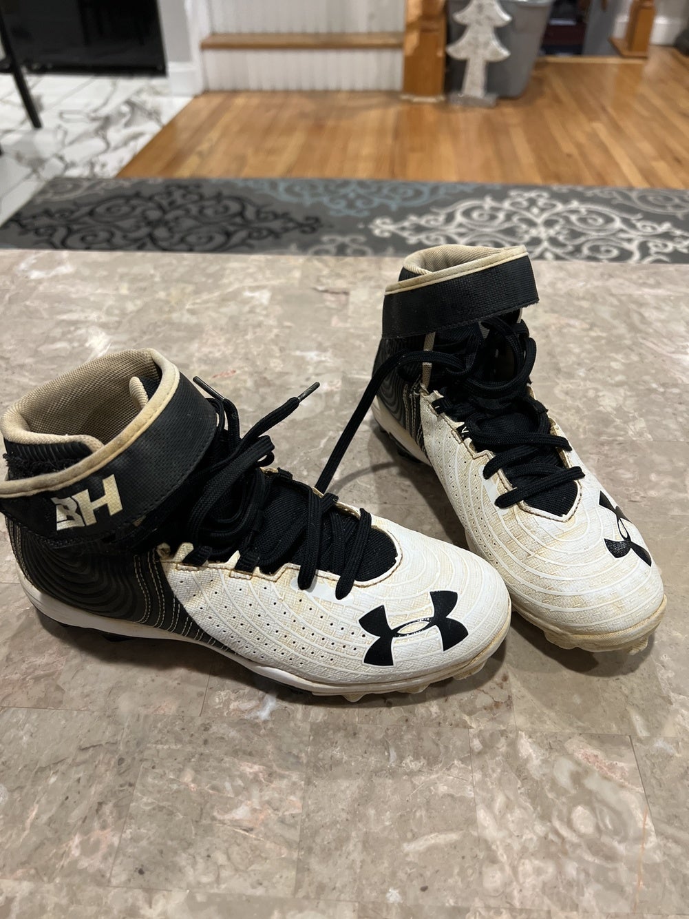 under armor softball cleats