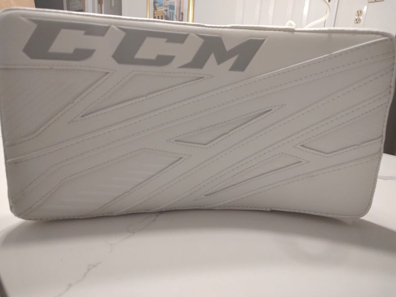 White Intermediate New CCM Regular Extreme Flex 4 Pro Stock