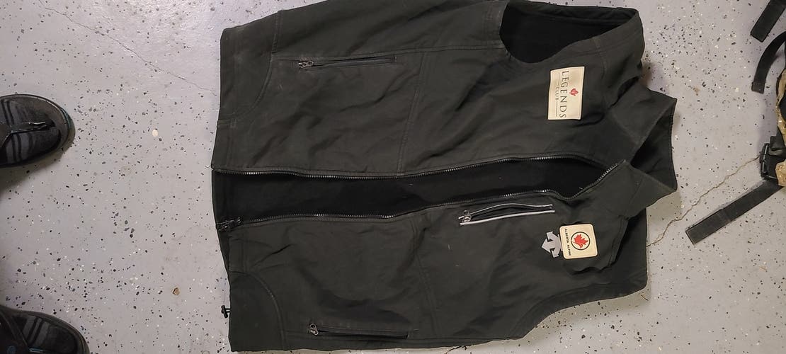 Descente Training Shell Vest Medium/Large