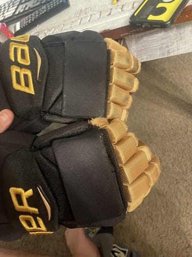 Black Used Bauer Vapor 1X Pro Gloves Vegas Golden Knights