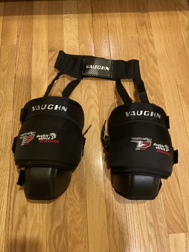 Used Vaughn Velocity V7 XR INT Goalie Knee Pads