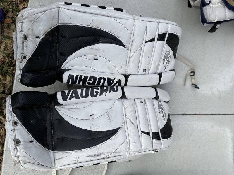 White Used 32" Vaughn Velocity V6 Goalie Leg Pads