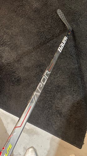 Senior Left Hand  Vapor Hyperlite Hockey Stick