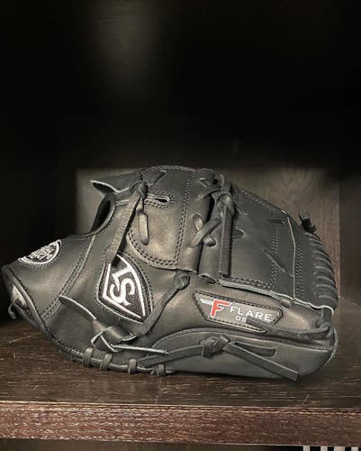 Louisville slugger pro flare 11.75 new with tags