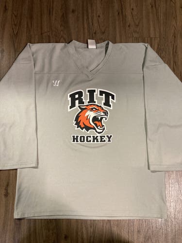 Team Issued RIT Hockey Practice Jersey