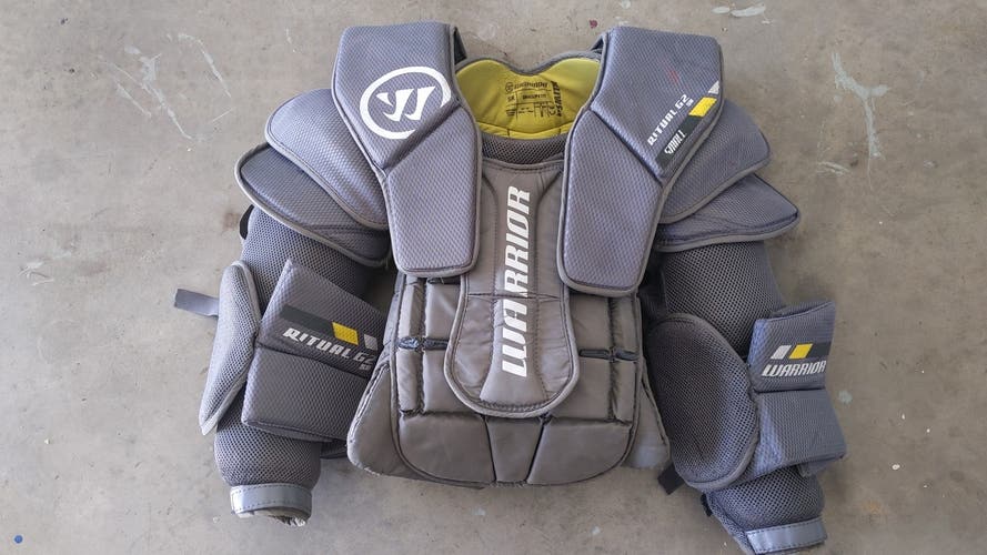 Goalie Chest Protector Senior Used Small Warrior Ritual G2
