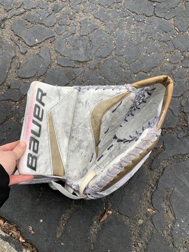 Used Bauer Ice Hockey Goalie Glove Reactor 7000