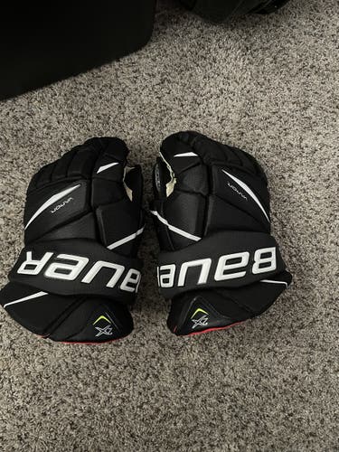 Black Gloves Used Senior Bauer Vapor 2X 14"