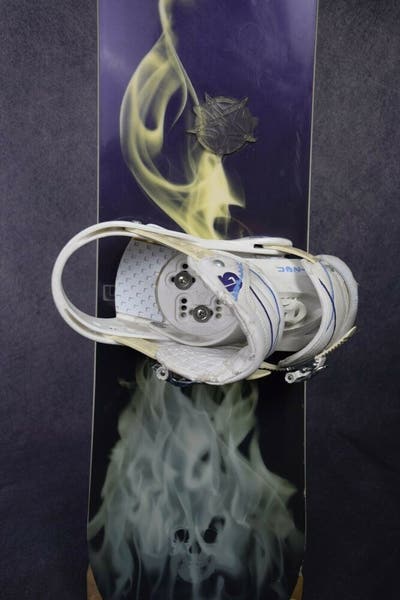 BURTON TROOP SNOWBOARD SIZE 151 CM WITH BURTON LARGE BINDINGS