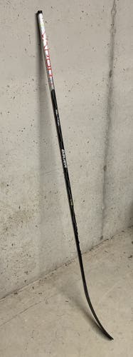 Senior RH P28 Vapor Hyperlite Hockey Stick