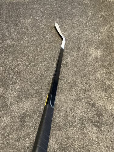 Bryce Salvador Senior Left Hand Toe Pattern Pro Stock Easton Stealth RS Hockey Stick