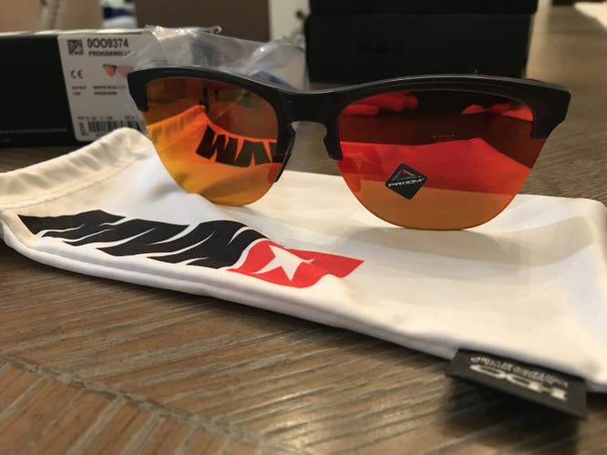 Oakley Frogskins lite Matte Black Ink Frames, Prizm Ruby Lens